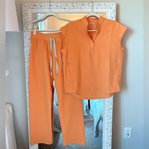 NWOT Figs Shaka Orange Scrubs Set - SP Livingston Pants & XXS Rafaela Scrub Top